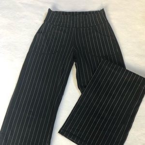 Lululemon “On the Fly” wide leg pant, size 4
